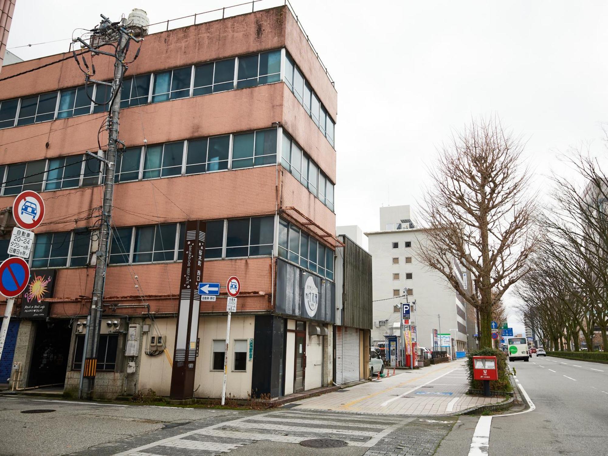 Ecohotel Toyama Station Exterior foto